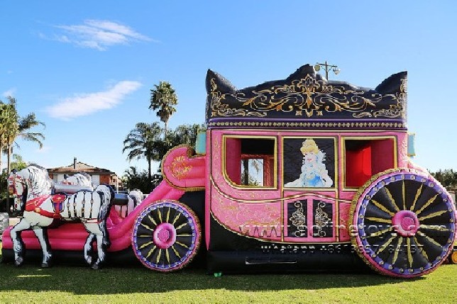 Cinderella Horse Carriage Jumping Castle Combo